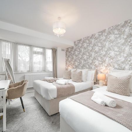 Lux 3Bed Near Wembley With Parking By Oceana Group - Sleeps 8 Διαμέρισμα Harrow Εξωτερικό φωτογραφία
