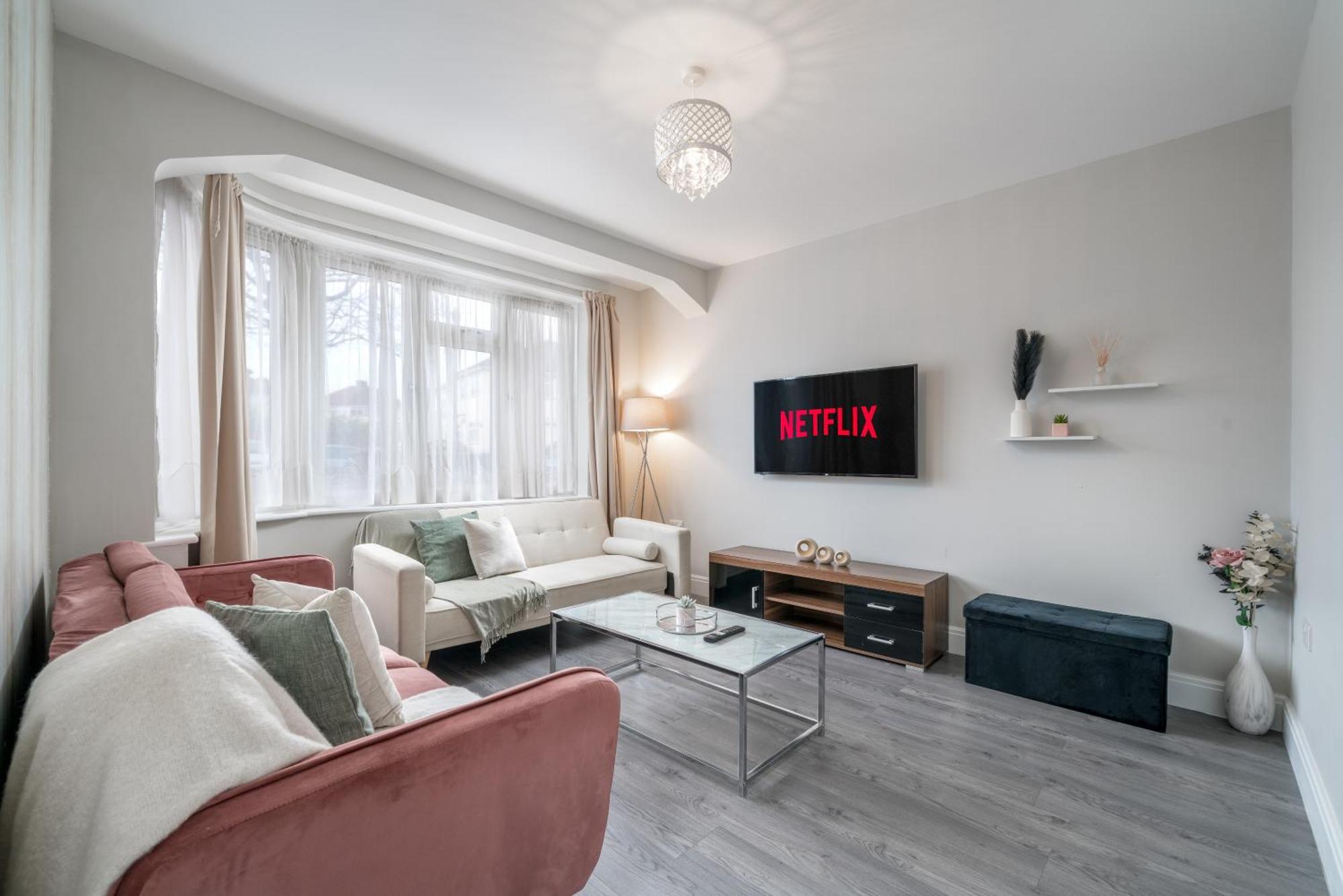 Lux 3Bed Near Wembley With Parking By Oceana Group - Sleeps 8 Διαμέρισμα Harrow Εξωτερικό φωτογραφία