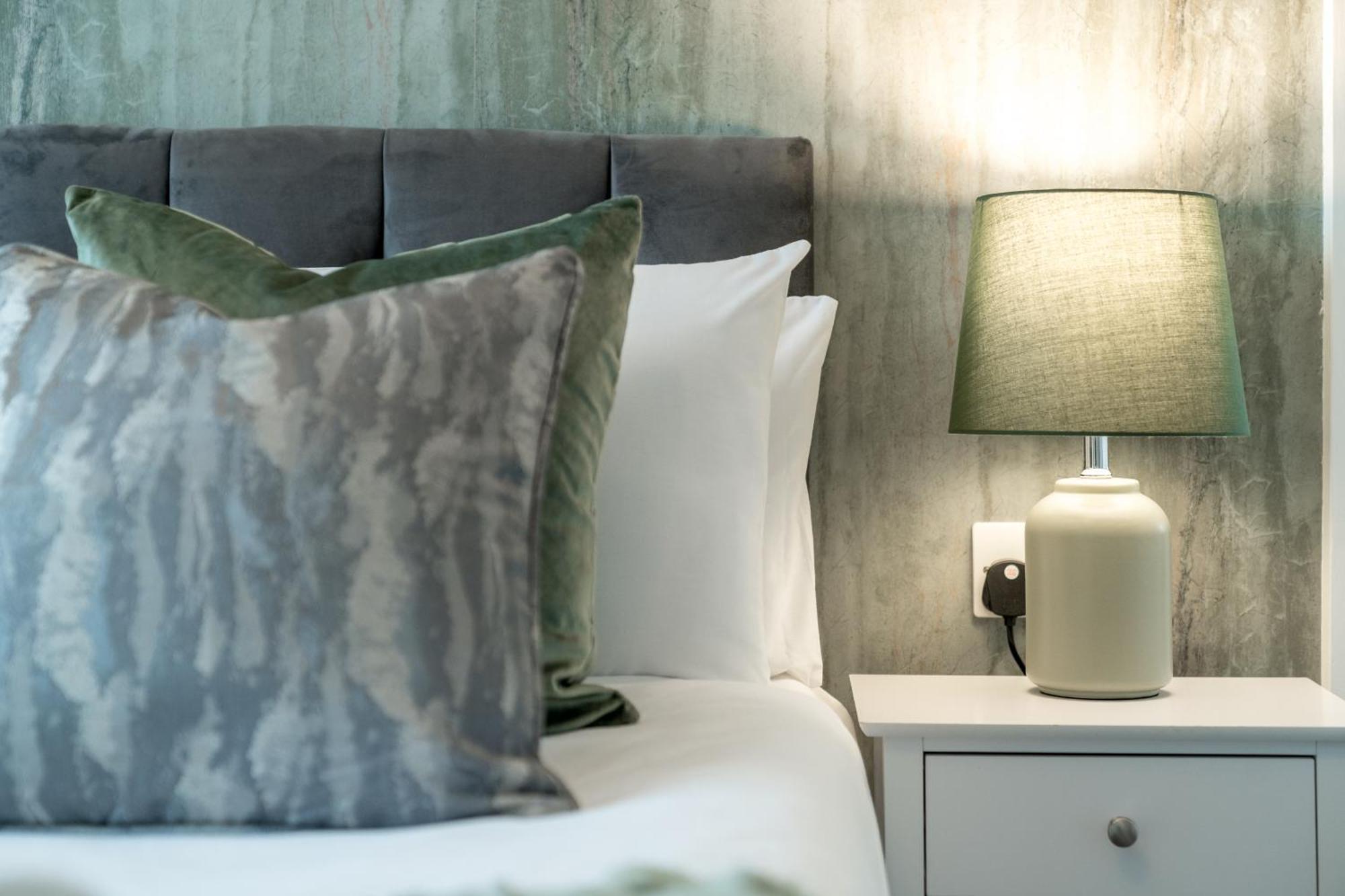 Lux 3Bed Near Wembley With Parking By Oceana Group - Sleeps 8 Διαμέρισμα Harrow Εξωτερικό φωτογραφία